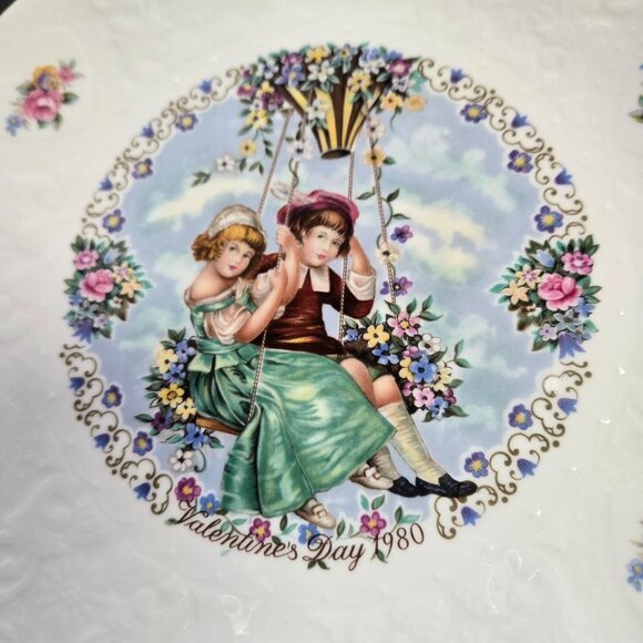 My Valentine 1980 Royal Doulton Courting Couple Plate Victorian Floral Vintage - Picture 2 of 6